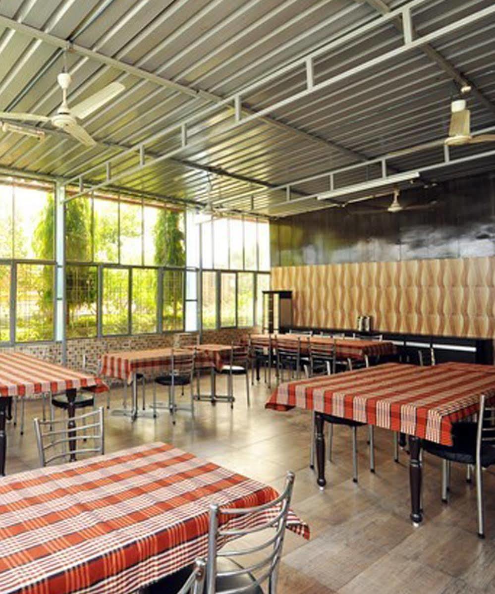 Fabhotel Rr Retreat Dehradun Extérieur photo